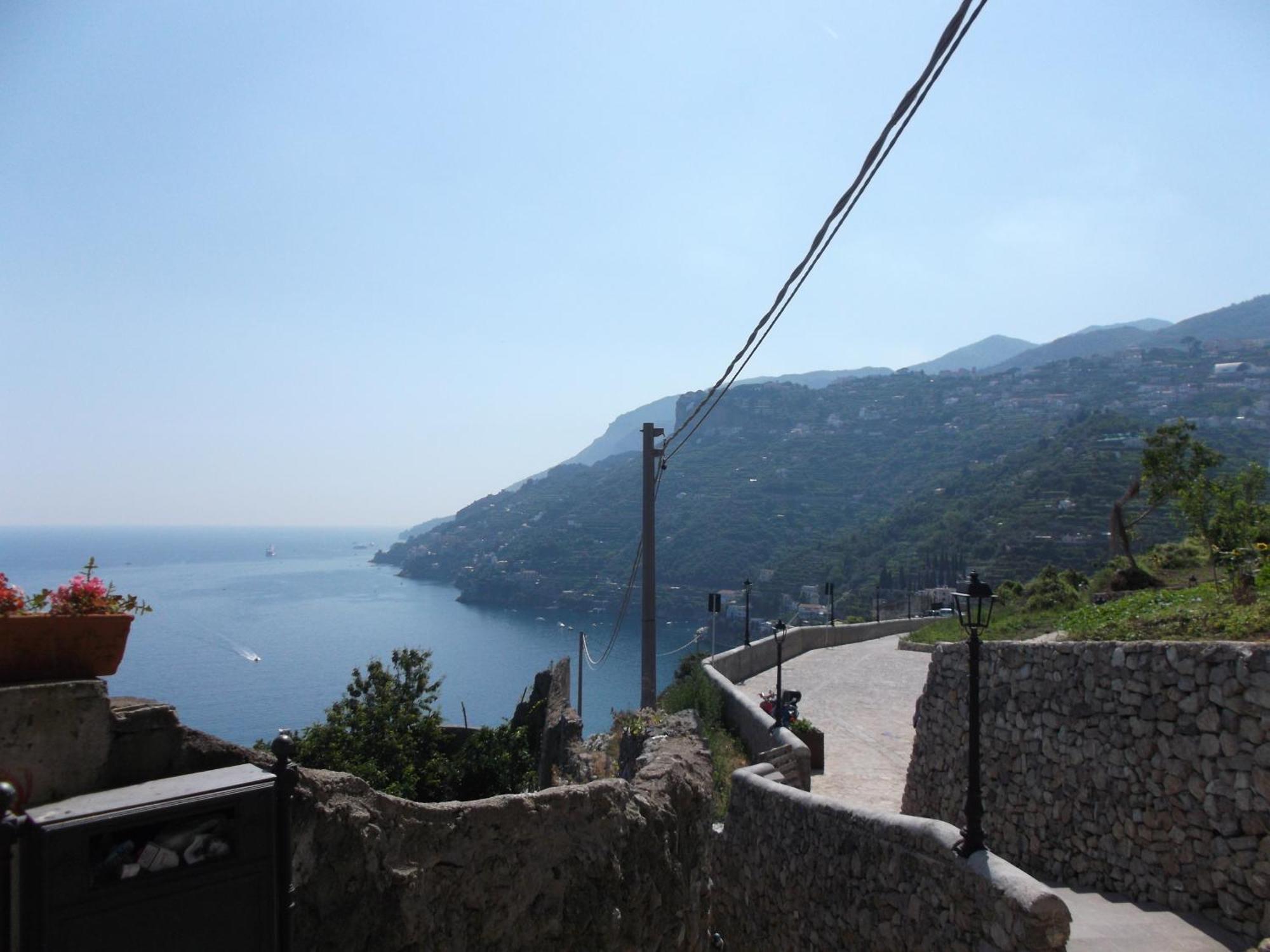 Casa Vacanze Nonno Aldo Minori Bagian luar foto